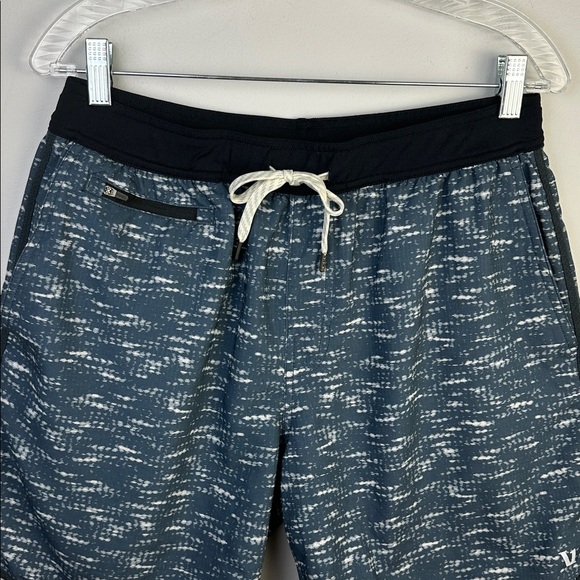 Vuori Stockton Athletic Shorts 6.5” Compression Liner Large Pockets Training - Picture 2 of 16